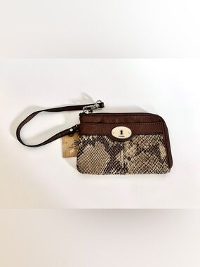 NWT Fossil Brown Leather Wristlet